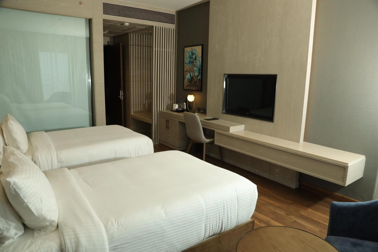 Wyndham Chandigarh Mohali Exteriör bild