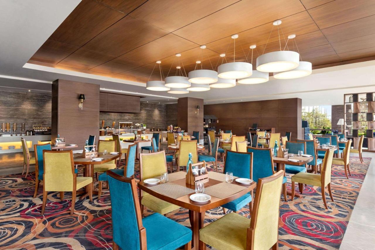 Wyndham Chandigarh Mohali Exteriör bild