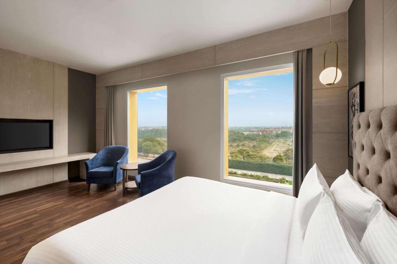 Wyndham Chandigarh Mohali Exteriör bild