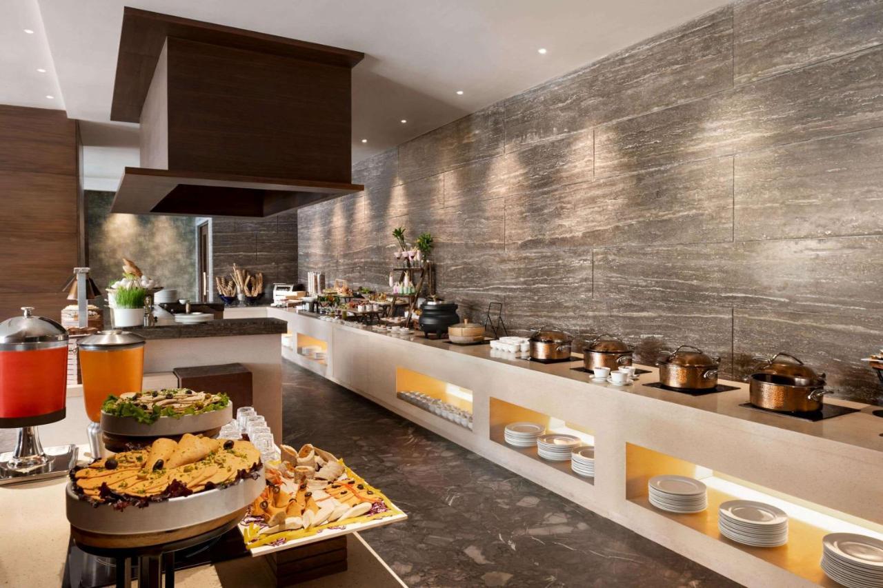 Wyndham Chandigarh Mohali Exteriör bild