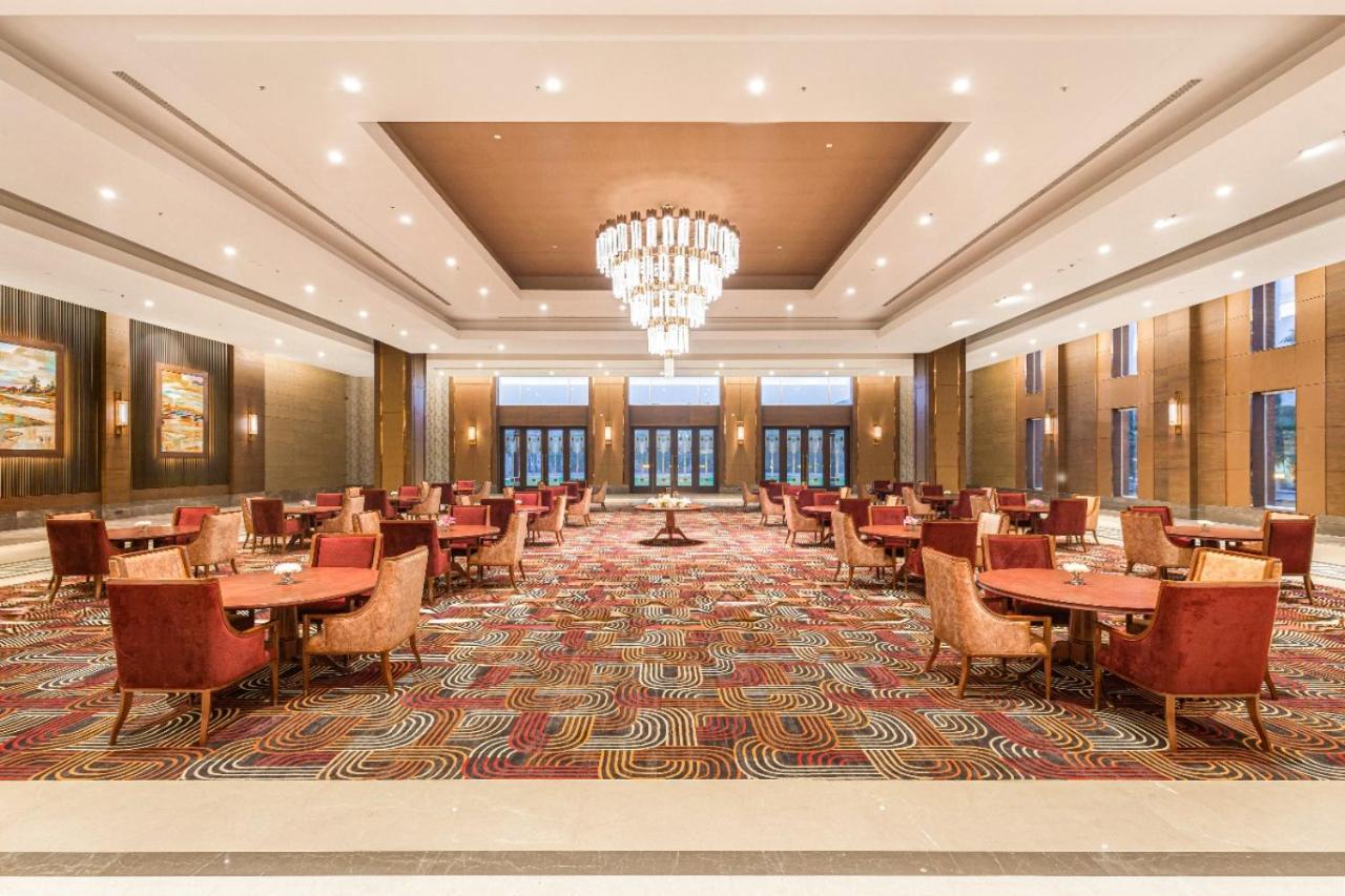 Wyndham Chandigarh Mohali Exteriör bild