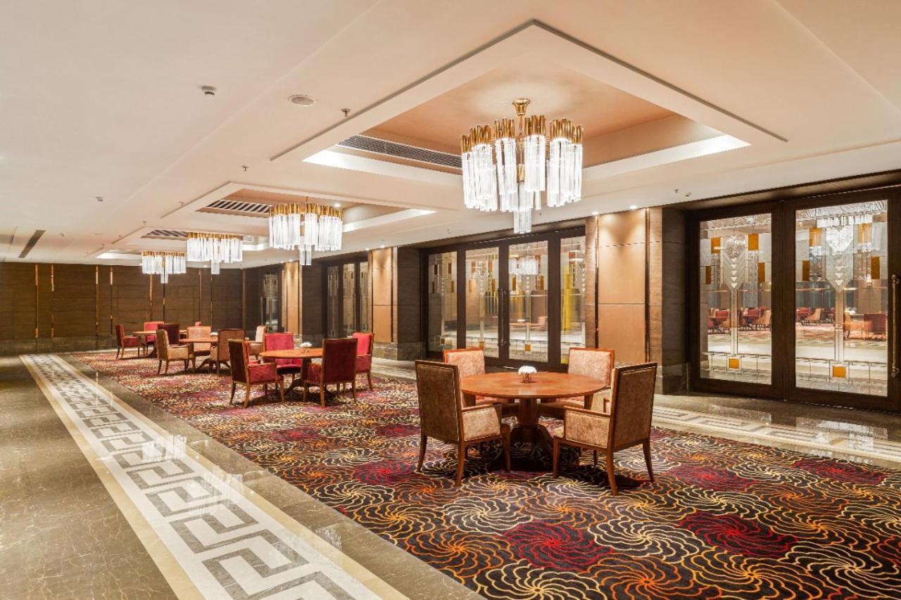 Wyndham Chandigarh Mohali Exteriör bild